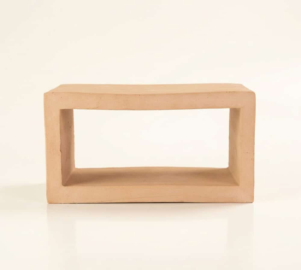 Celosia de barro occhiata natural rectangular con abertura central para celosia terraza.