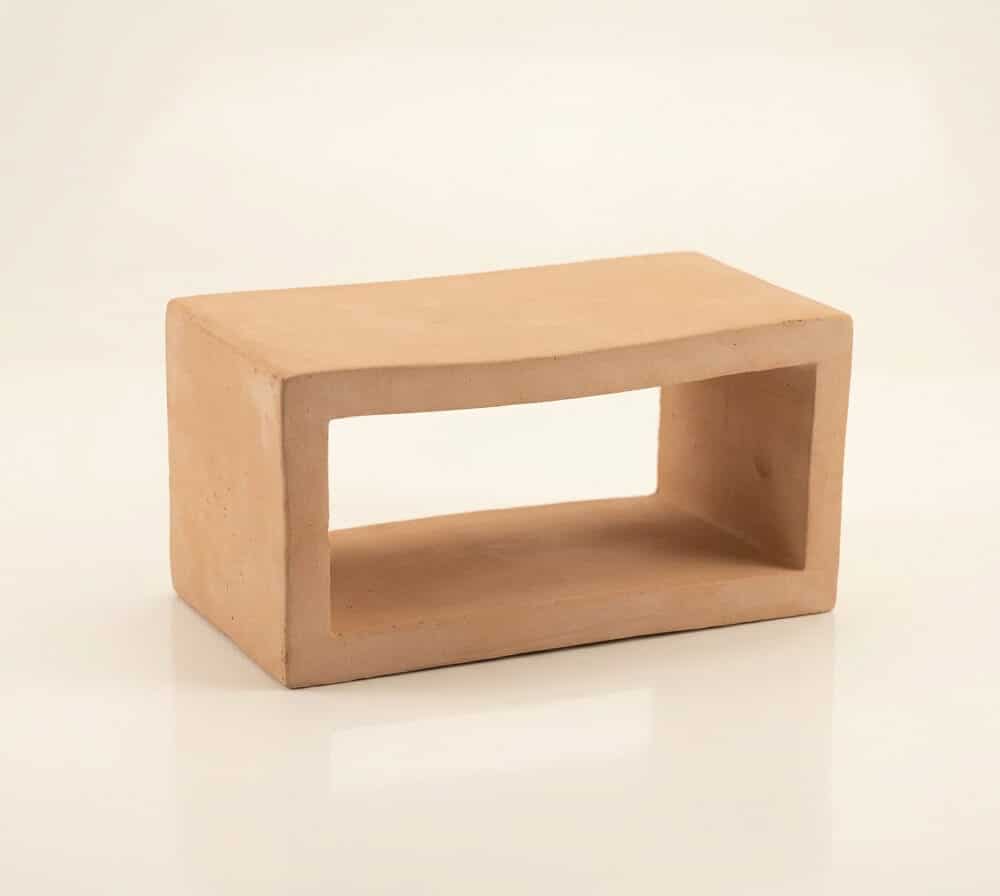 Bloque de celosía de terracota natural con abertura rectangular. Perfecto para celosía de terraza.