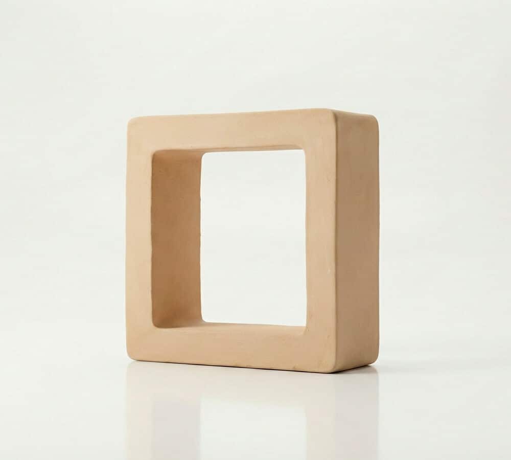 Bloque de celosia terracota moderna para terraza con diseño rectangular.